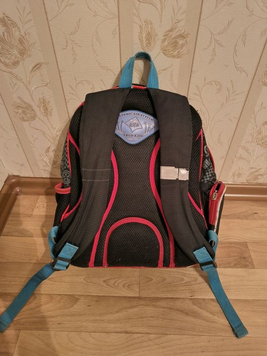 Рюкзак школьный в отличном состоянии