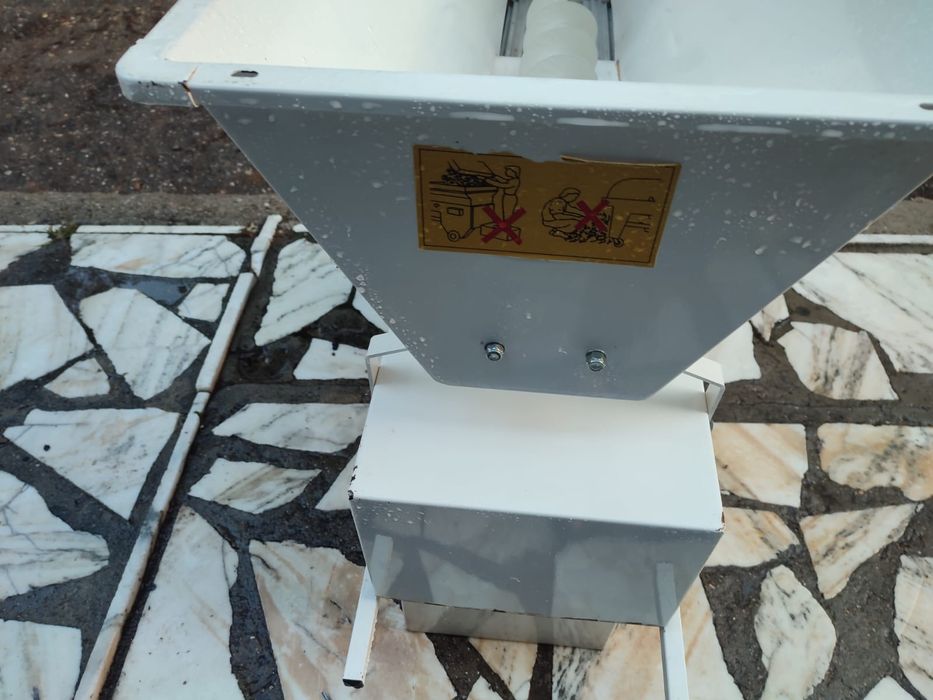 Гроздoмелачка с помпа