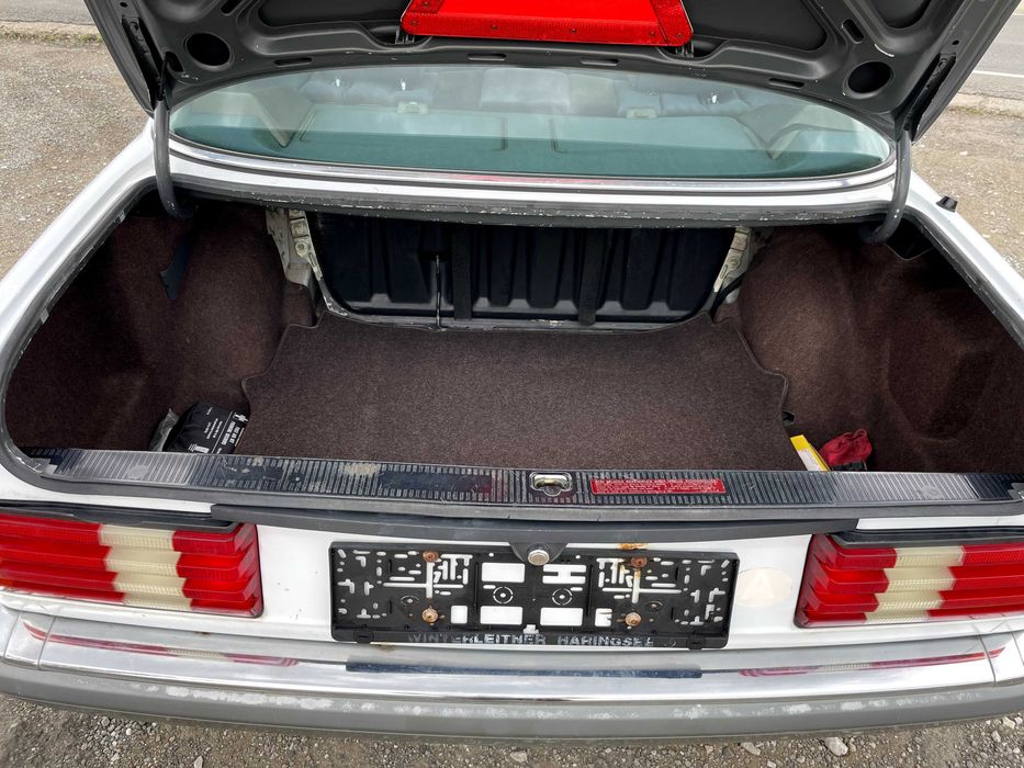 Mercedes-Benz S Class W126 300SE