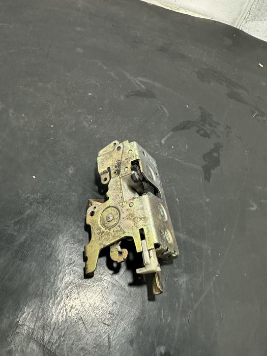 Broasca stanga fata Mercedes Sprinter W906 W938 6387200435 Vito W638