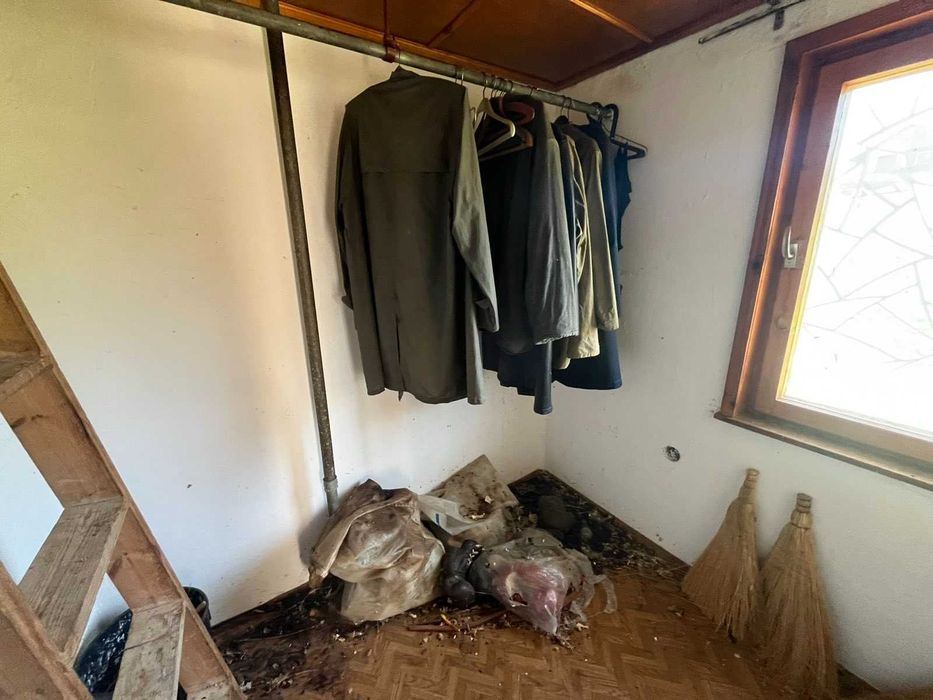 Къща за продажба в Бижовци, Трявна – двуетажна, двор 2560 кв.м., инвестиция