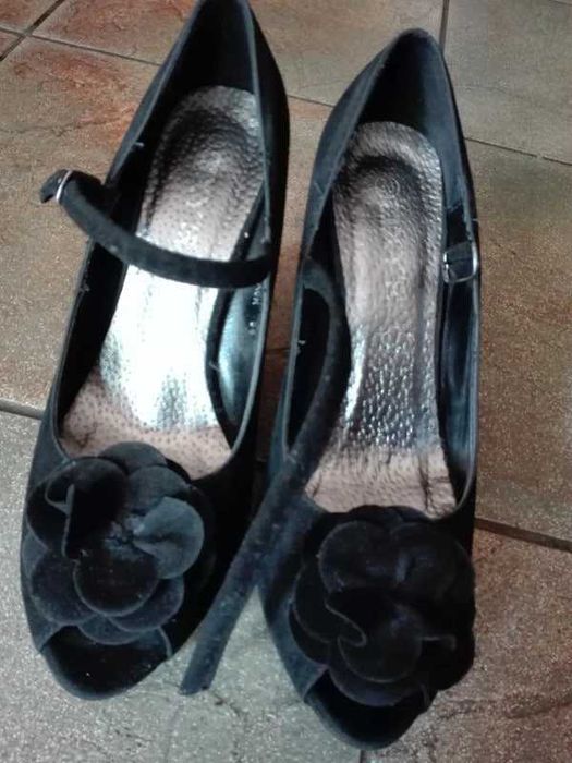 Pantofi cu toc si bareta,  piele, negri, marimea 36