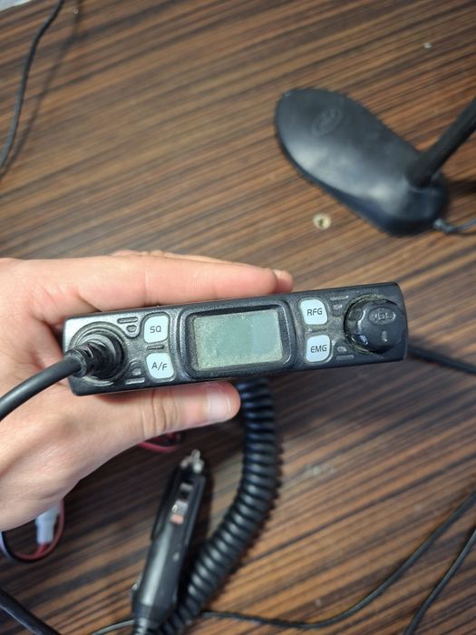 Stație radio mobilă CRT ONE + antenă magnetică + microfon