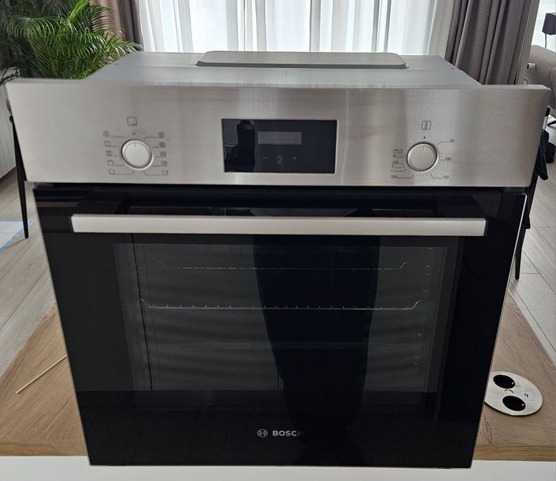 Фурна за вграждане Bosch HBF154BS0