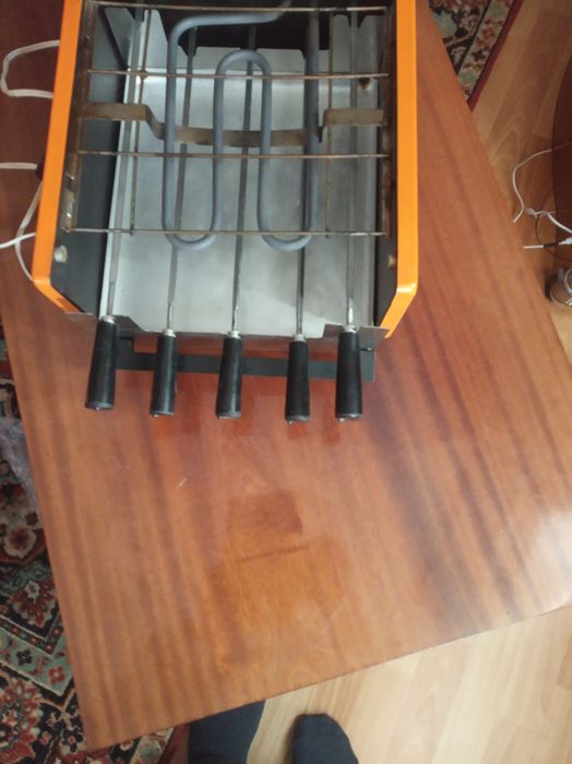 Электрическая шашлычница