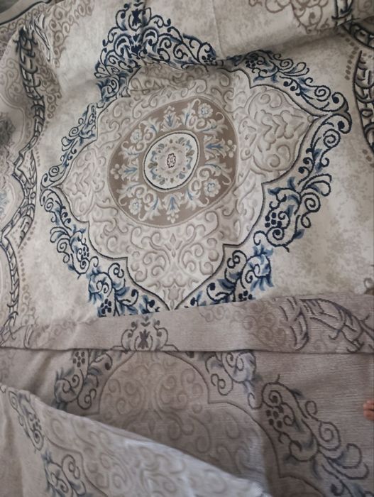 Gilam sotiladi
Metri 3. 5 ga 7 metr. 
Uyimzga toğri kelmagani uchun so