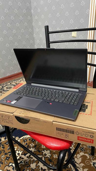 Ноутбук Lenovo IdeaPAD Slim 3 15;8 ДЮЙМ 512GB SSD 8GB RAM