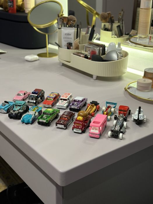 коллекция машинок hot wheels