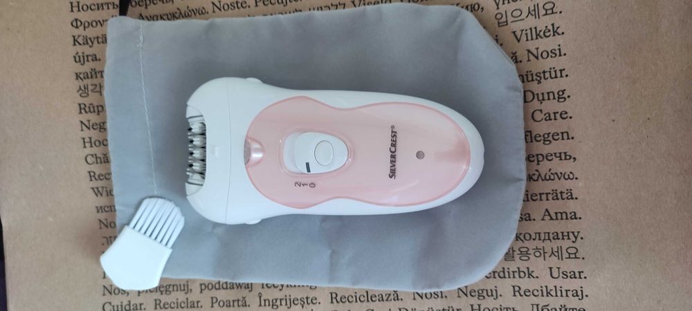 Чисто нов епилатор от неръждаема стомана.