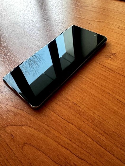 Samsung S10 5G aybi yuq telefon narxini kelishamiz