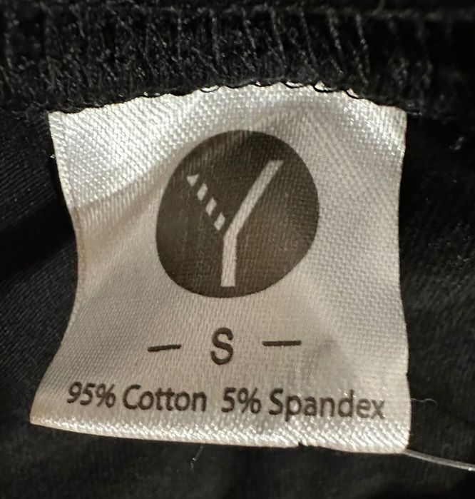 Tricou de dama cu buzele si ochii inchisi. S, 36