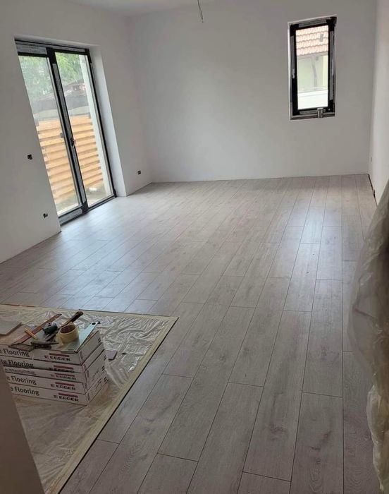 Vand case modulare din panouri sandwich