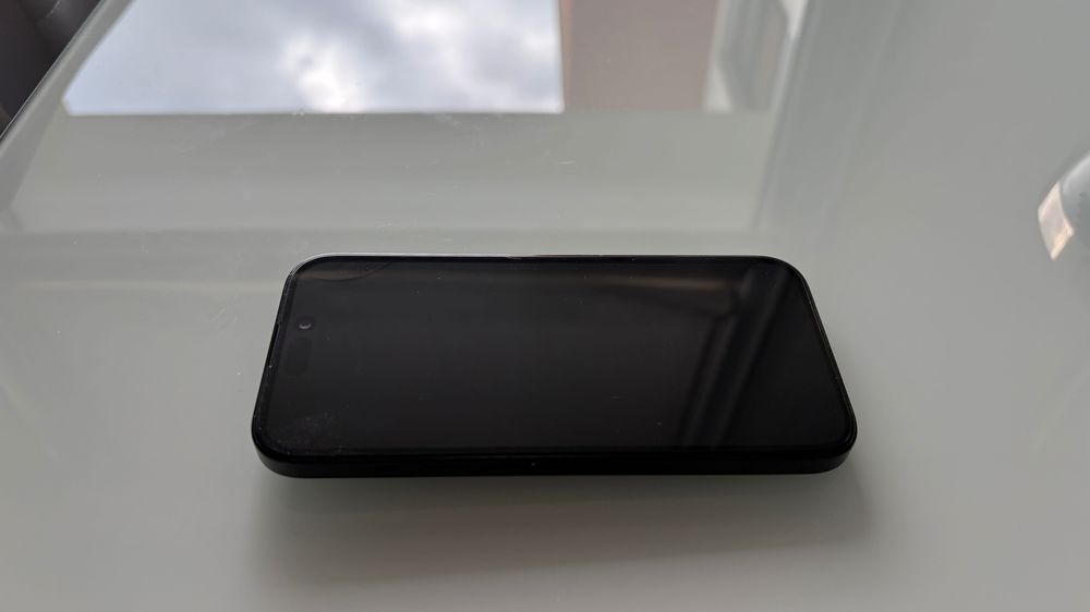 iPhone 15 128GB - Black | Всичко работи (Пукнат дисплей)