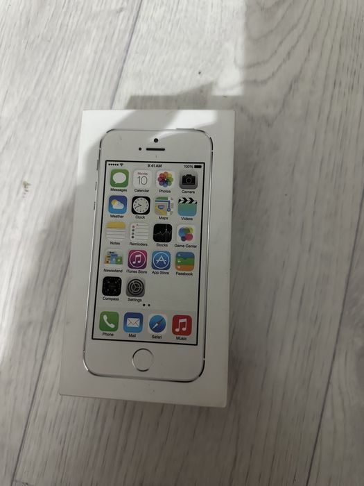 Продам айфон 5s с коробкой
