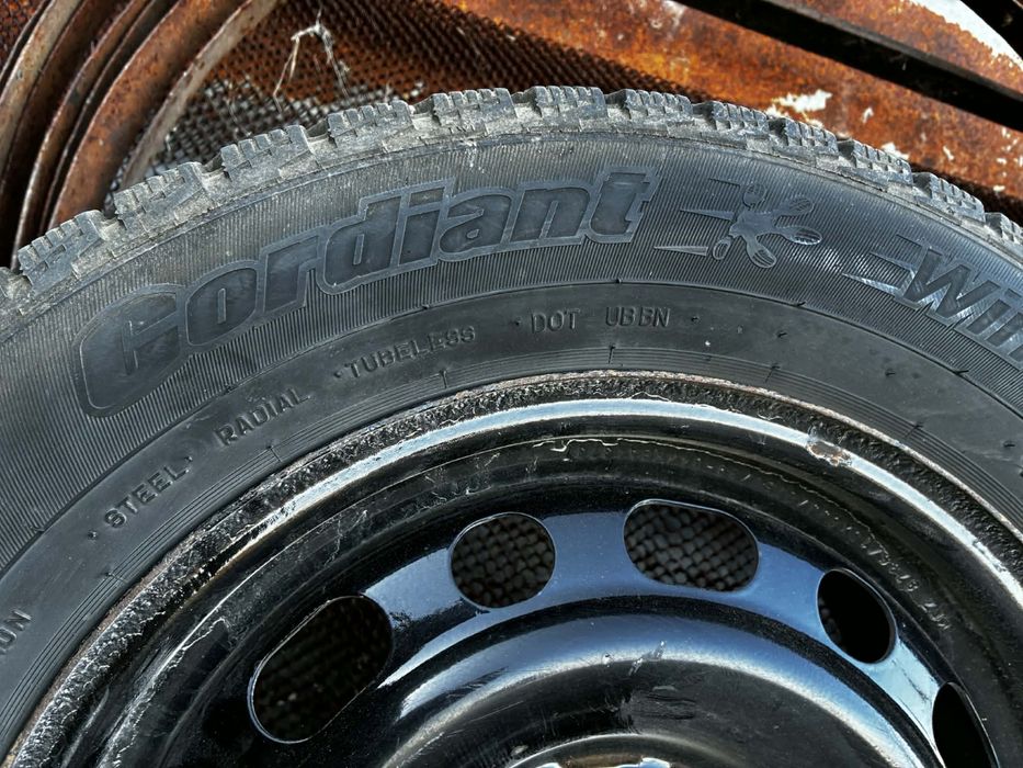 Зимни гуми  с джанти 196/65R15 WINTER DRIVE 2