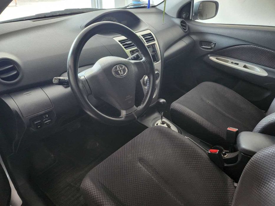 Продается Toyota Yaris 2008 года. Один хозяин!