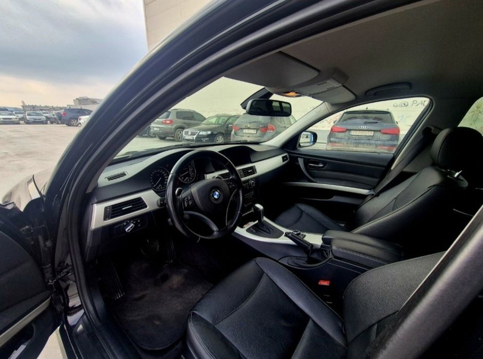 BMW 330

X-DRIVE-4X4, Седан