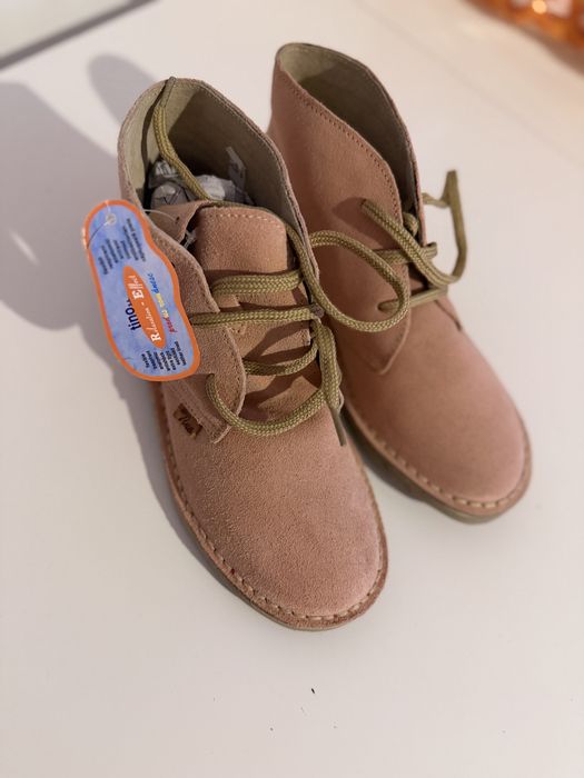 Ghete de piele intoarsa roz