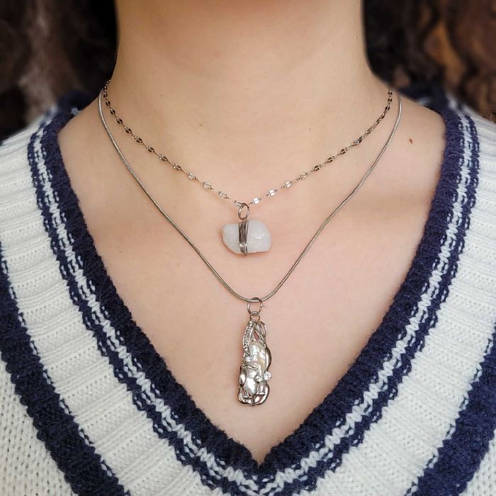 Подарък за Свети Валентин - колие с естествен кварц