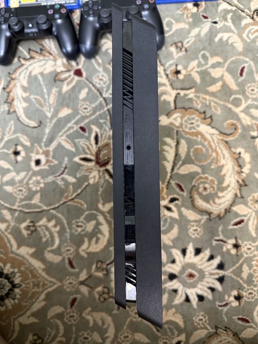 Продам ps4 с памятью 1TB