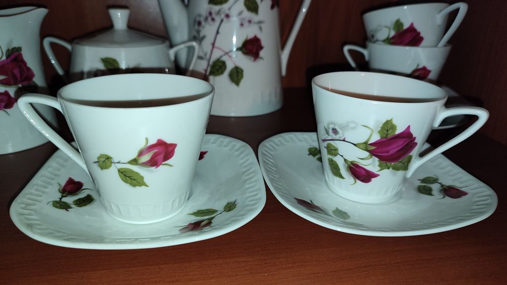 Сервиз чайный фарфоровый