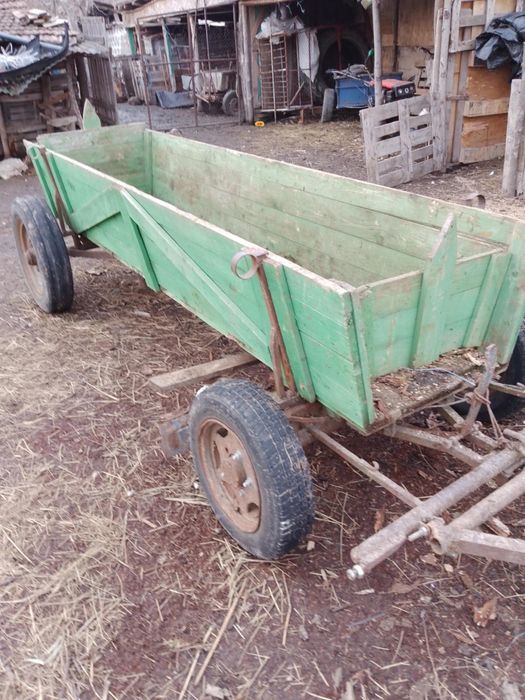 Vind sau schimb căruță bună și ham