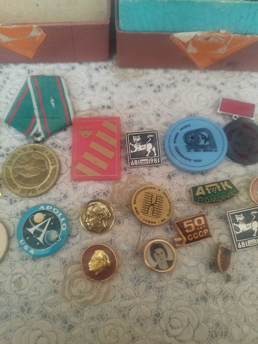 Ретро значки и ордени