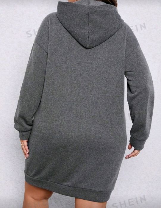 Hanorac cu gluga cu umăr căzut cu litere plus