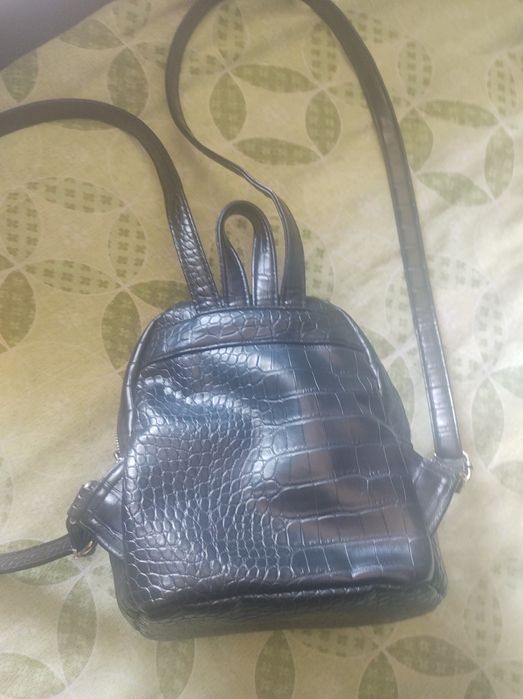 Раница черна кожена