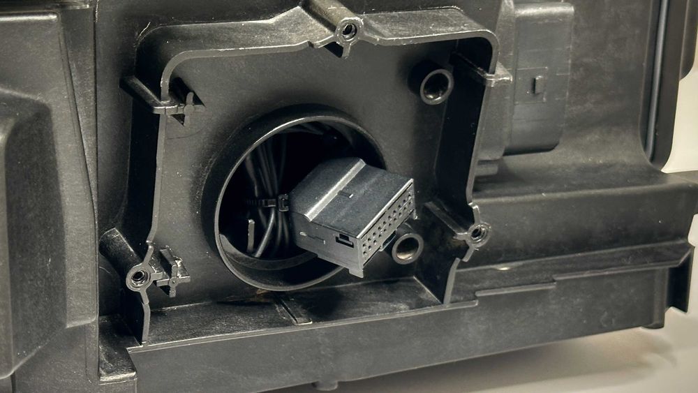 Far LED Audi Q3 Complet - 8U0941034 - in stare foarte buna