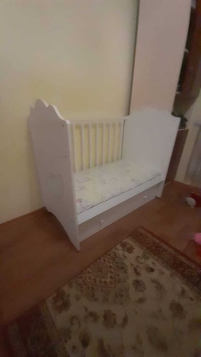 Продам детскую  кроватку