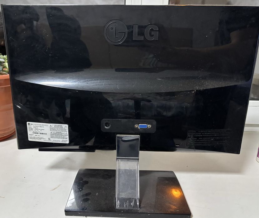 Монитор LG 18.5 дюймов 60Нz