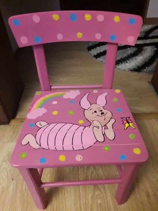 Ръчно рисувани дървени детски столчета.Подходящ подарък за всяко дете.