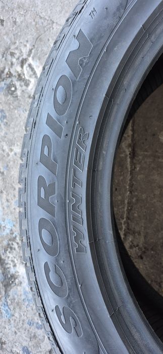 4 anvelope iarna Pirelli,fata 275/45/21,spate 315/40/21.Pret pe bucata