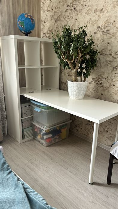 Пролам стол со стеллажом