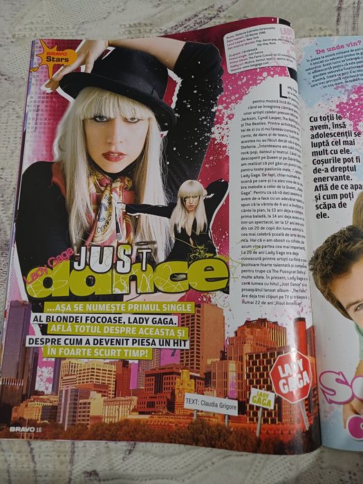 Vand revista Bravo noiembrie 2008, completă, cu Andra, cu 2 POSTERE cu Selena Gomez si Jonas Brothers in stare impecabilă