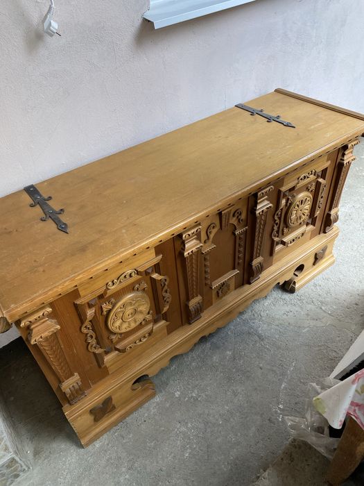 Lada model vechi din lemn masiv de brad