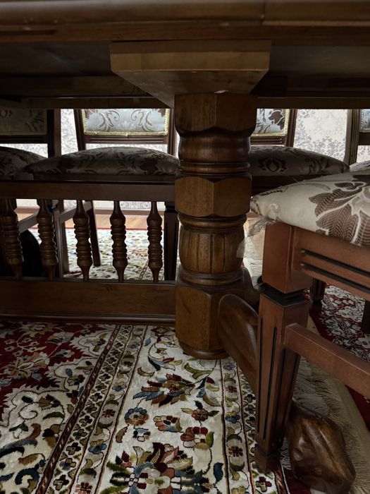 Стол и стулья комплект