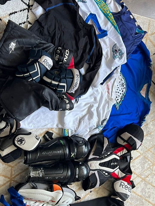 Хоккейная форма  .