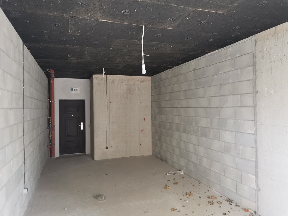 Дава се под наем Гараж / Паркомясто в Варна, Централна поща - 28 кв.м за 153 € - Снимка #2