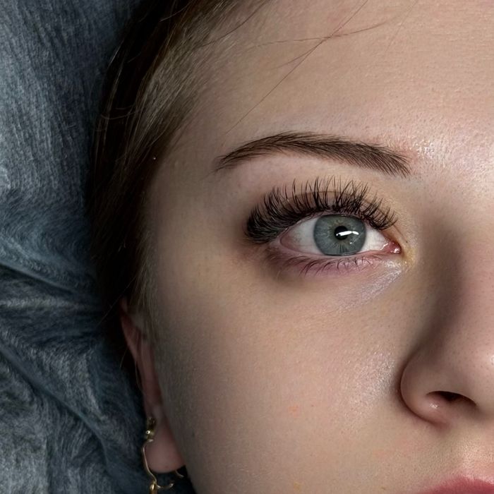 Ищу моделей на наращивание ресниц 4000тг