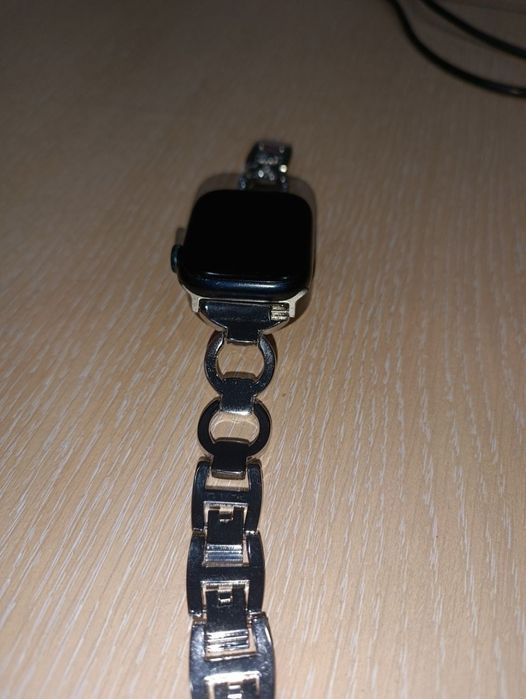 Apple watch series 8