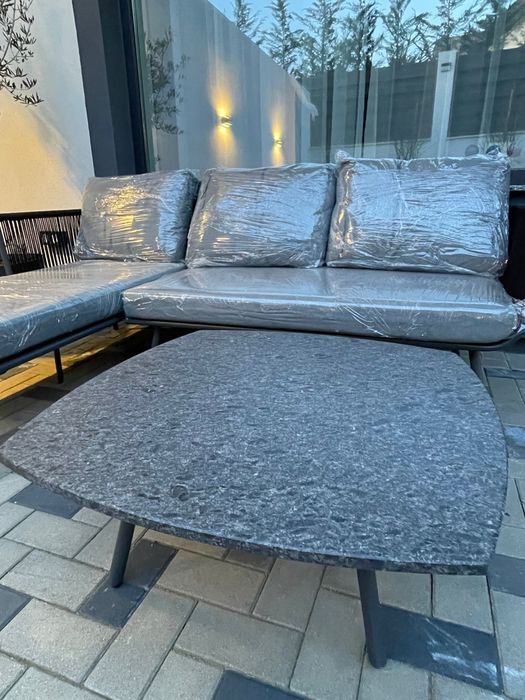 URGENT - Set terasă colțar + masă *ideal pentru gradina sau balcon*