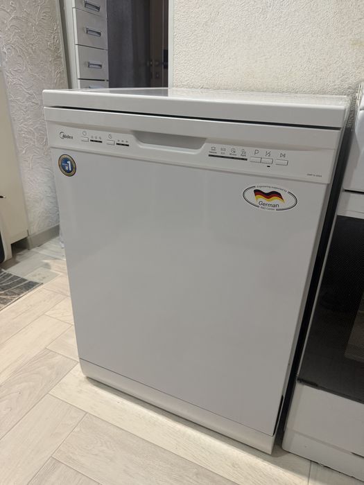Помудомоечная машина Midea