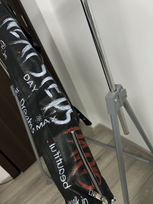 Geaca de piele pictata