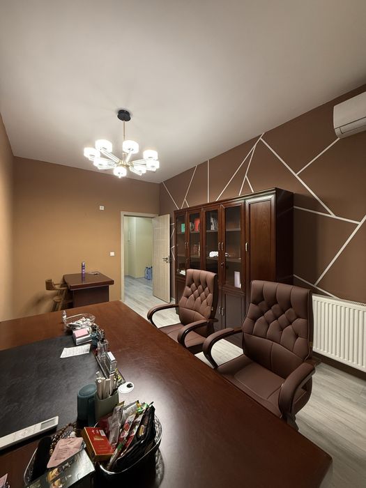 сдаётся помещение в Zarafshan city , с офисной мебелью в бонус