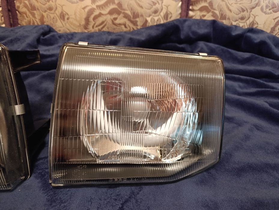 Фары Паджеро 2 DEPO, леворульные, рифленые