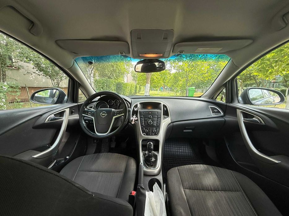 Vand Opel Astra J an fabricatie 2011, diesel, motor 1.7 CDTI, 115 CP
