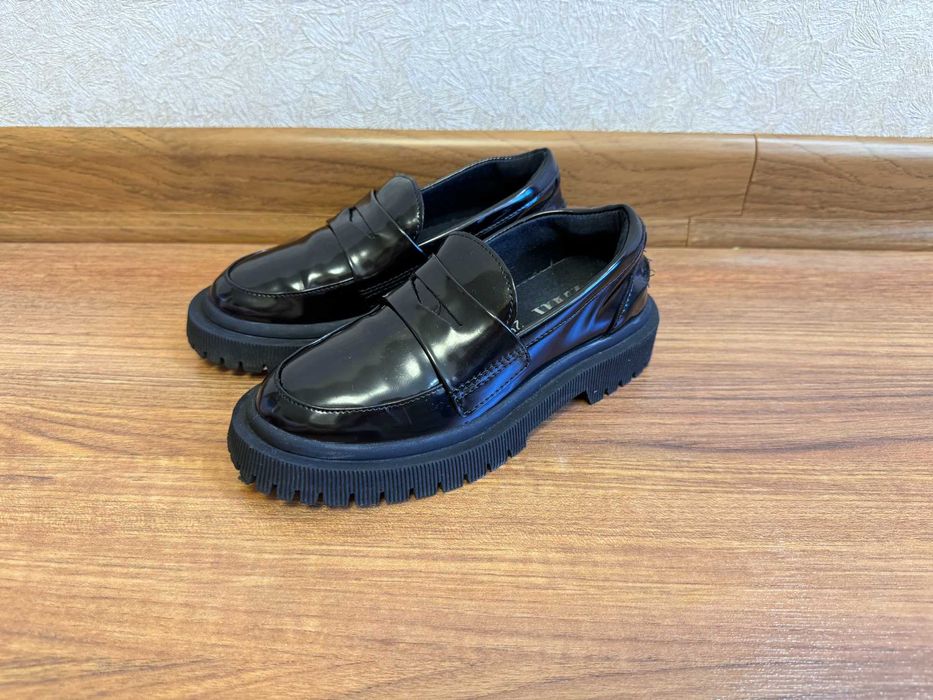 Туфли ZARA на девочку 29 размер