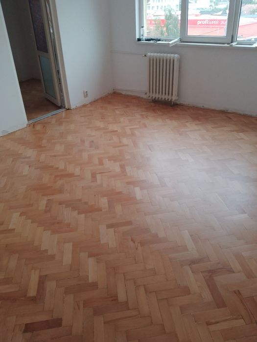 Rașchetam montam chituim lacuim parchet din lemn masiv